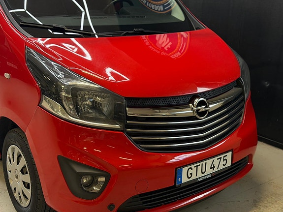 Opel Vivaro 8 of 25