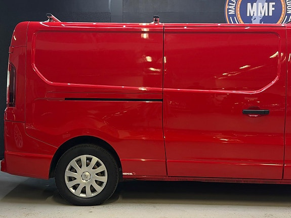 Opel Vivaro 2 of 25