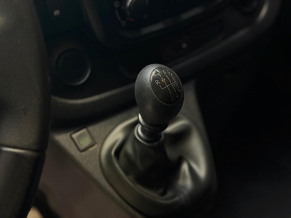 Opel Vivaro 16 of 25