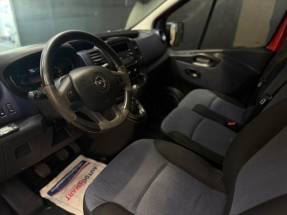 Opel Vivaro 10 of 25