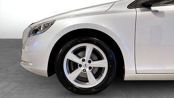 Volvo V40 9 of 12