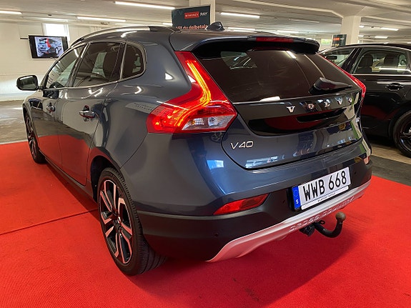 Volvo V40 Cross Country 4 of 24