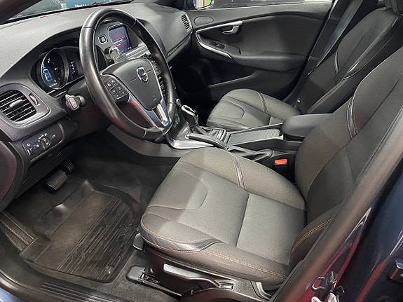 Volvo V40 Cross Country 11 of 24
