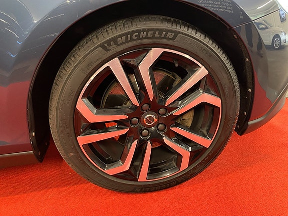 Volvo V40 Cross Country 8 of 24