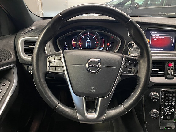 Volvo V40 Cross Country 16 of 24