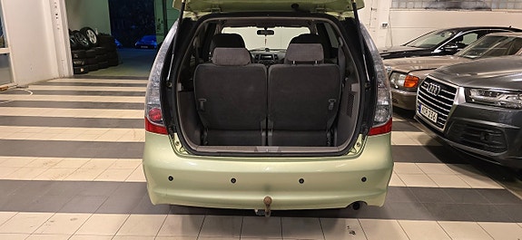 Mitsubishi Grandis 9 of 13