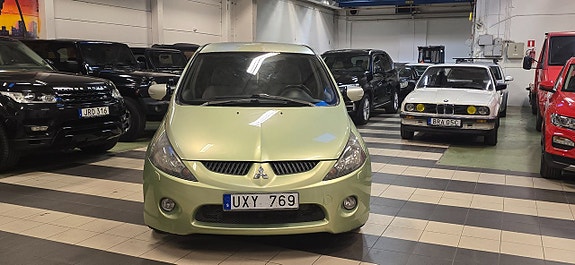 Mitsubishi Grandis 4 of 13