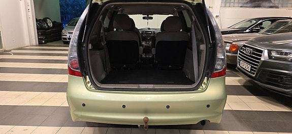 Mitsubishi Grandis 10 of 13