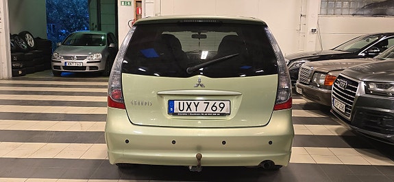 Mitsubishi Grandis 8 of 13