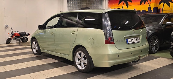 Mitsubishi Grandis 5 of 13