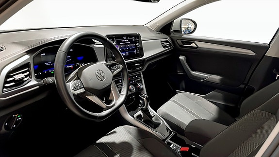 Volkswagen T-Roc 7 of 12