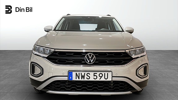 Volkswagen T-Roc 4 of 12