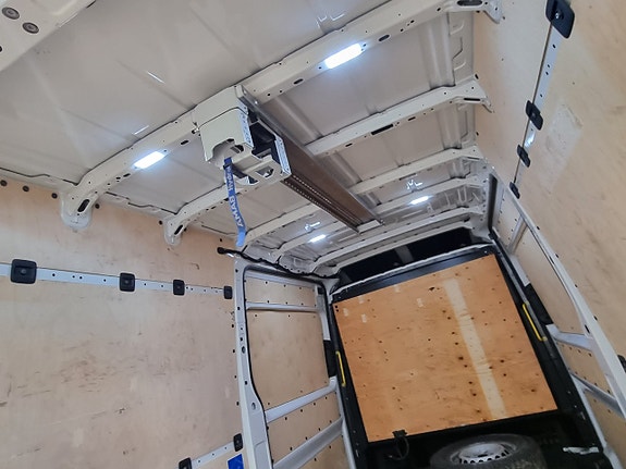 Volkswagen Crafter 35 8 of 16