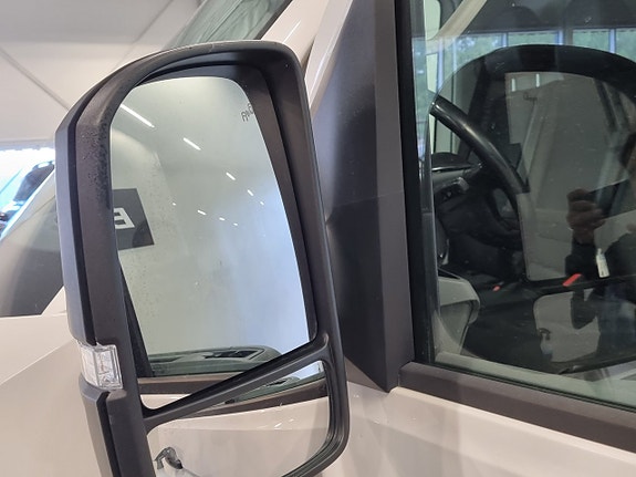 Volkswagen Crafter 35 12 of 16