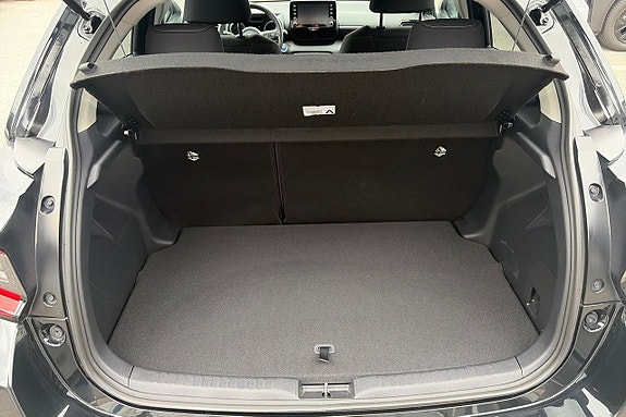 Toyota Yaris 14 of 16
