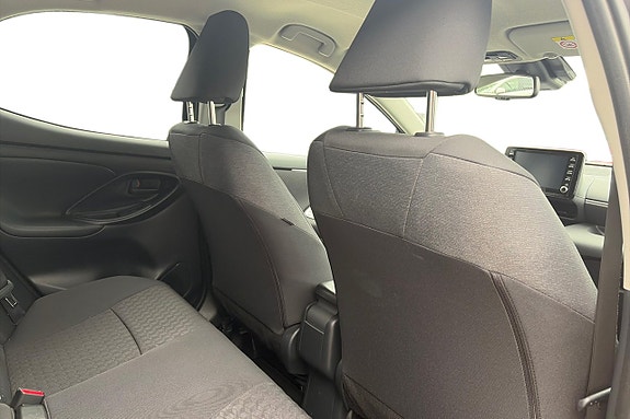 Toyota Yaris 11 of 16