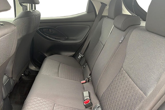 Toyota Yaris 16 of 16