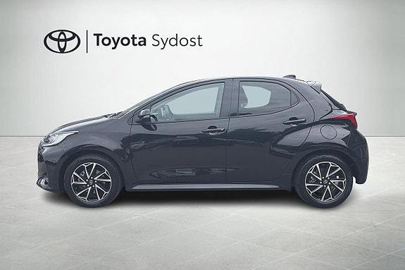 Toyota Yaris 4 of 16