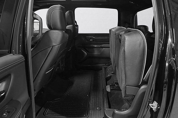 Dodge RAM 1500 24 of 30