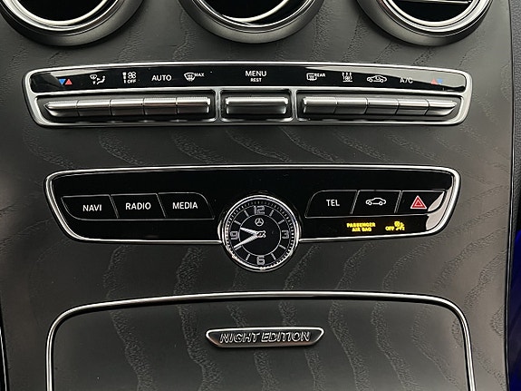 Mercedes-Benz C300 27 of 30