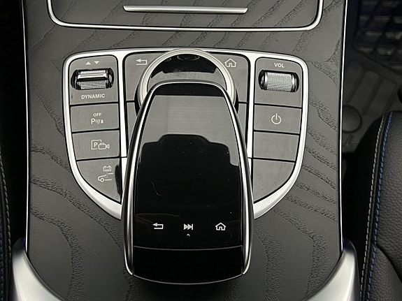 Mercedes-Benz C300 28 of 30