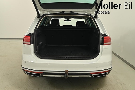 Volkswagen Passat Alltrack 10 of 13