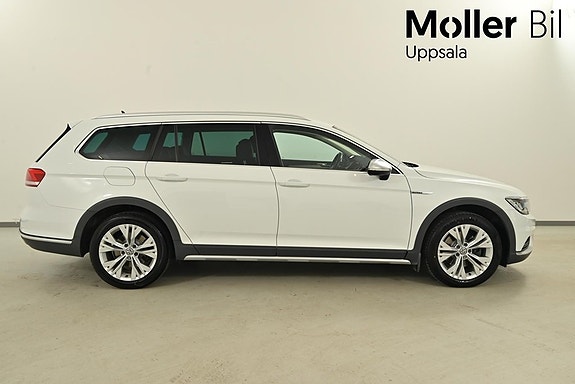 Volkswagen Passat Alltrack 5 of 13