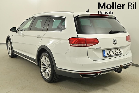 Volkswagen Passat Alltrack 9 of 13