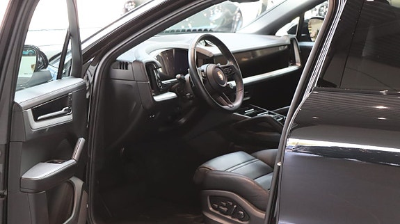 Porsche Cayenne 7 of 8