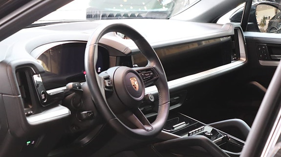 Porsche Cayenne 6 of 8