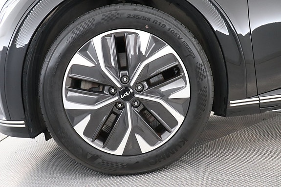 Kia EV6 15 of 21