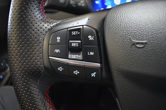 Ford Kuga 17 of 23