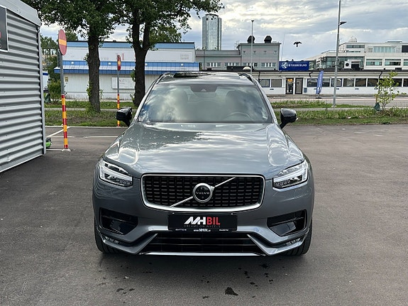 Volvo XC90 7 of 28