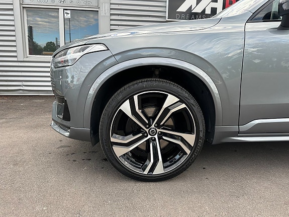 Volvo XC90 9 of 28