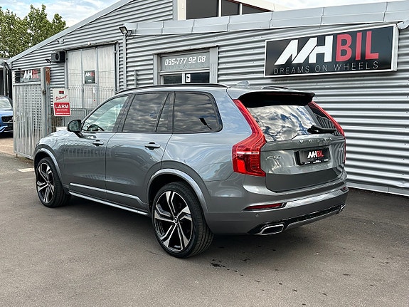 Volvo XC90 3 of 28