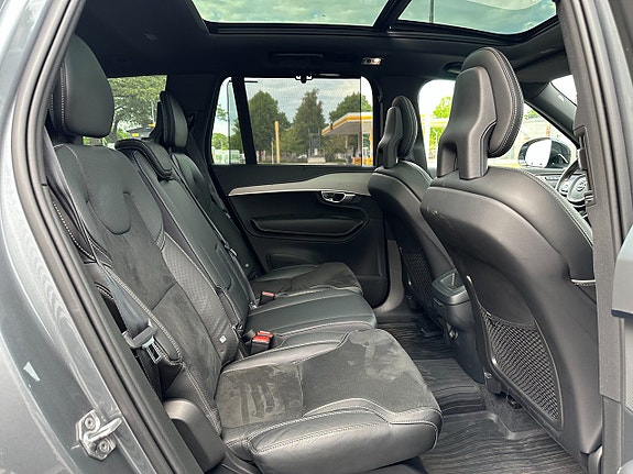 Volvo XC90 22 of 28