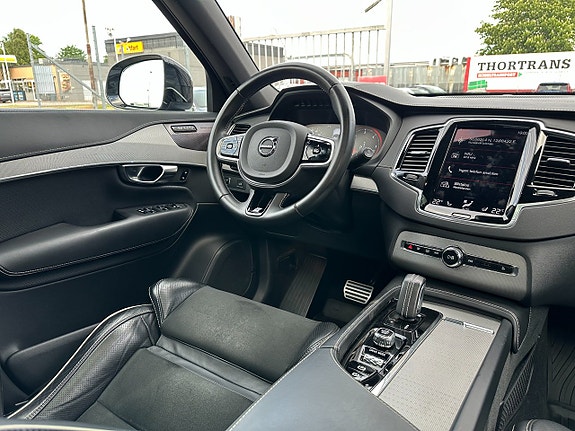 Volvo XC90 14 of 28