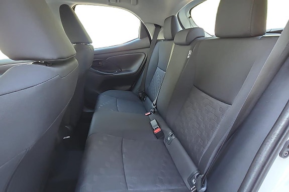 Toyota Yaris 18 of 19