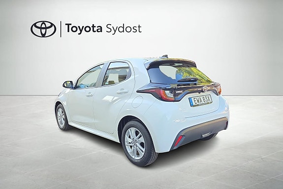 Toyota Yaris 16 of 19