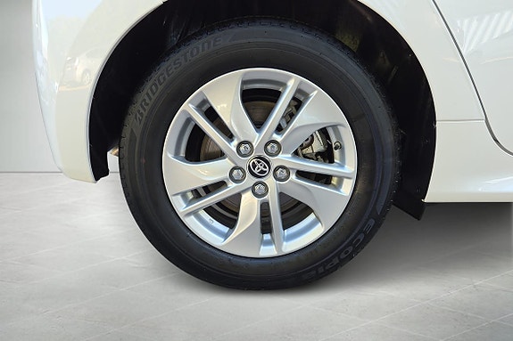 Toyota Yaris 14 of 19
