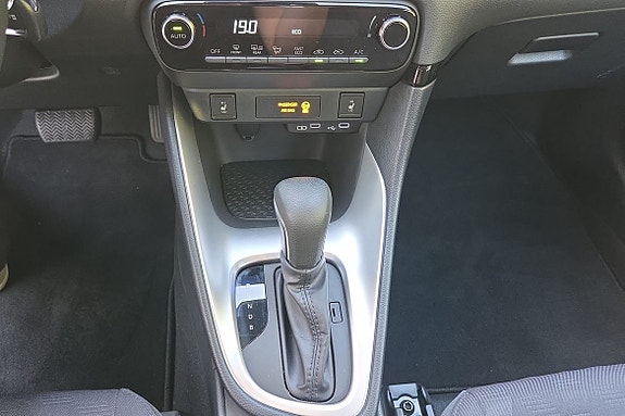 Toyota Yaris 19 of 19