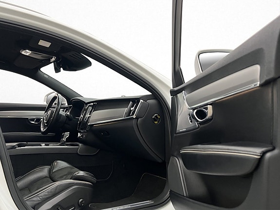 Volvo V90 30 of 30