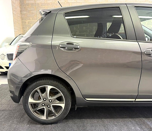 Toyota Yaris 22 of 22