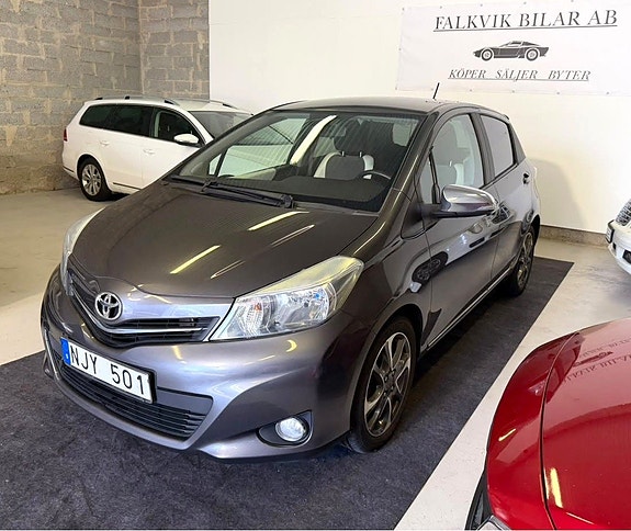 Toyota Yaris 3 of 22