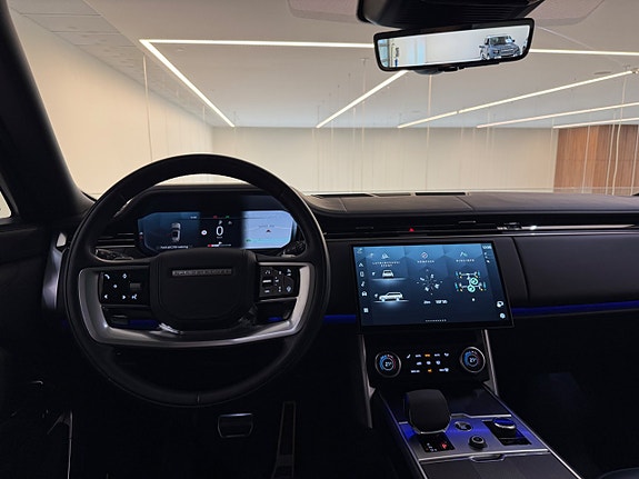 Land Rover Range Rover 11 of 25
