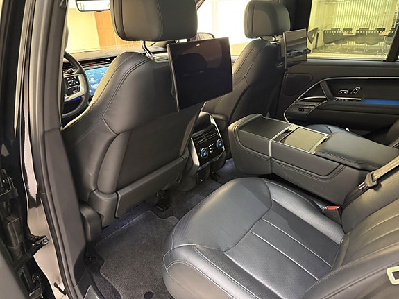 Land Rover Range Rover 18 of 25
