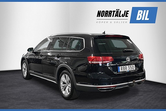 Volkswagen Passat Alltrack 4 of 20