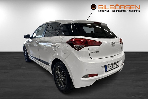 Hyundai i20 6 of 18