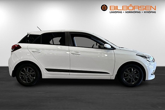 Hyundai i20 4 of 18