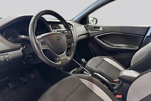 Hyundai i20 8 of 18